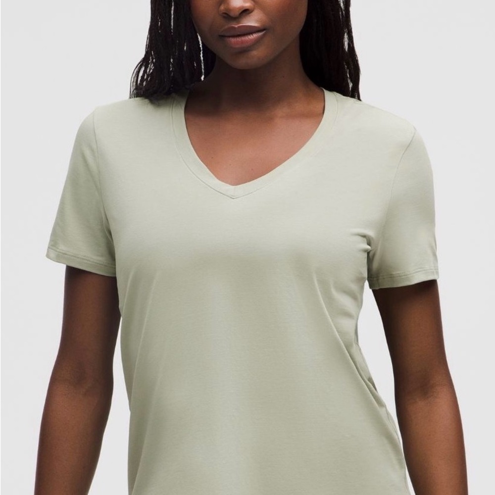Lululemon Love V-Neck T-shirt NWT